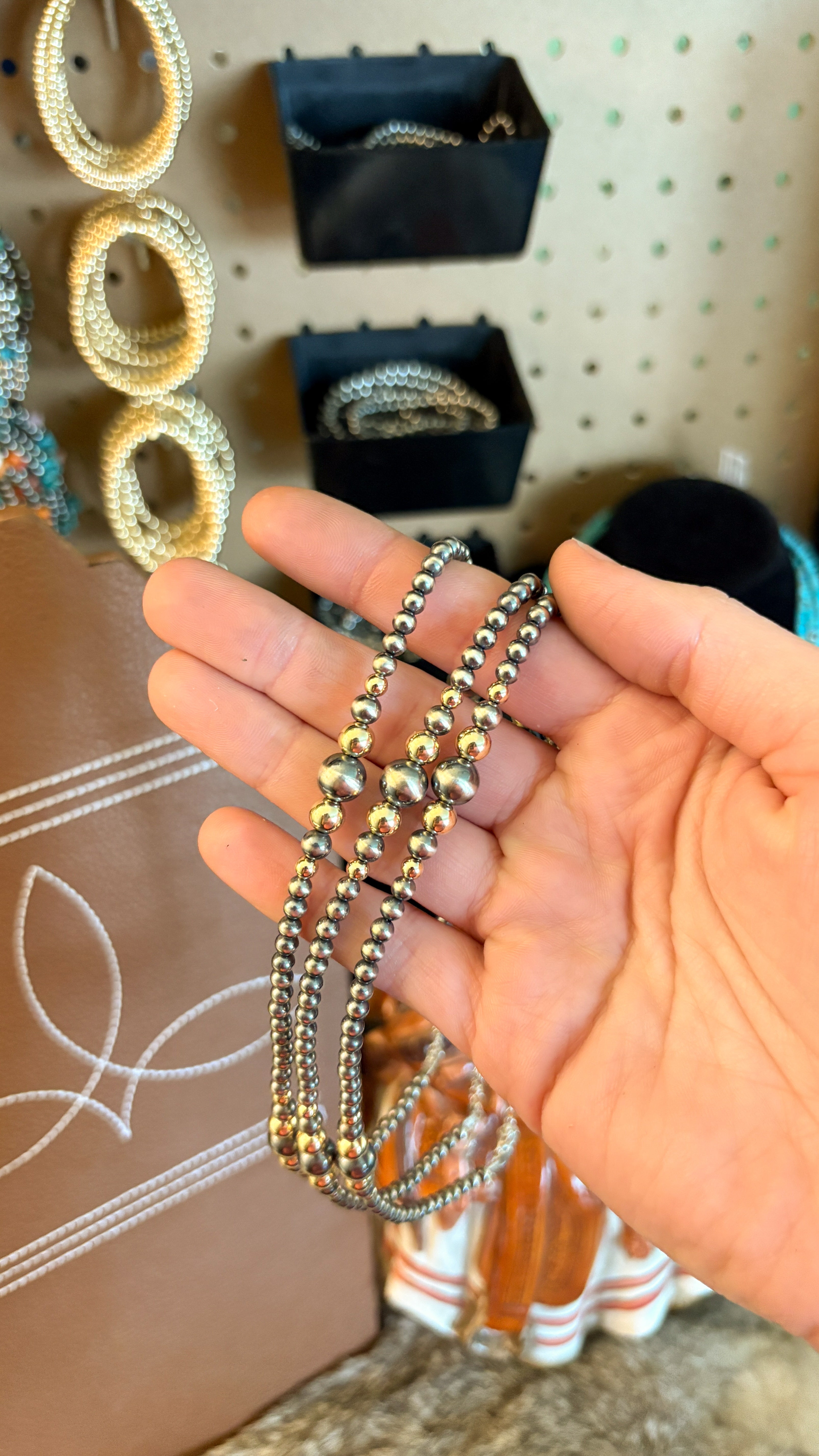 GRADUATED GOLDIE CHOKER