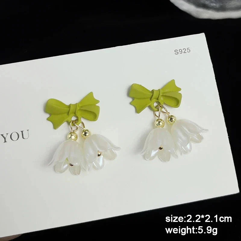 White Flower & Butterfly Dangle Earrings – Acrylic Pearl Heart Jewelry