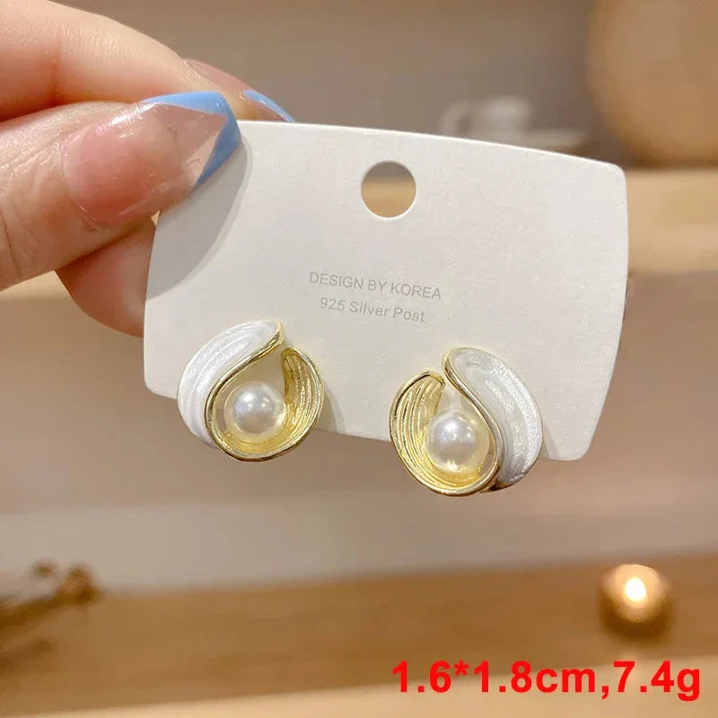 White Flower & Butterfly Dangle Earrings – Acrylic Pearl Heart Jewelry