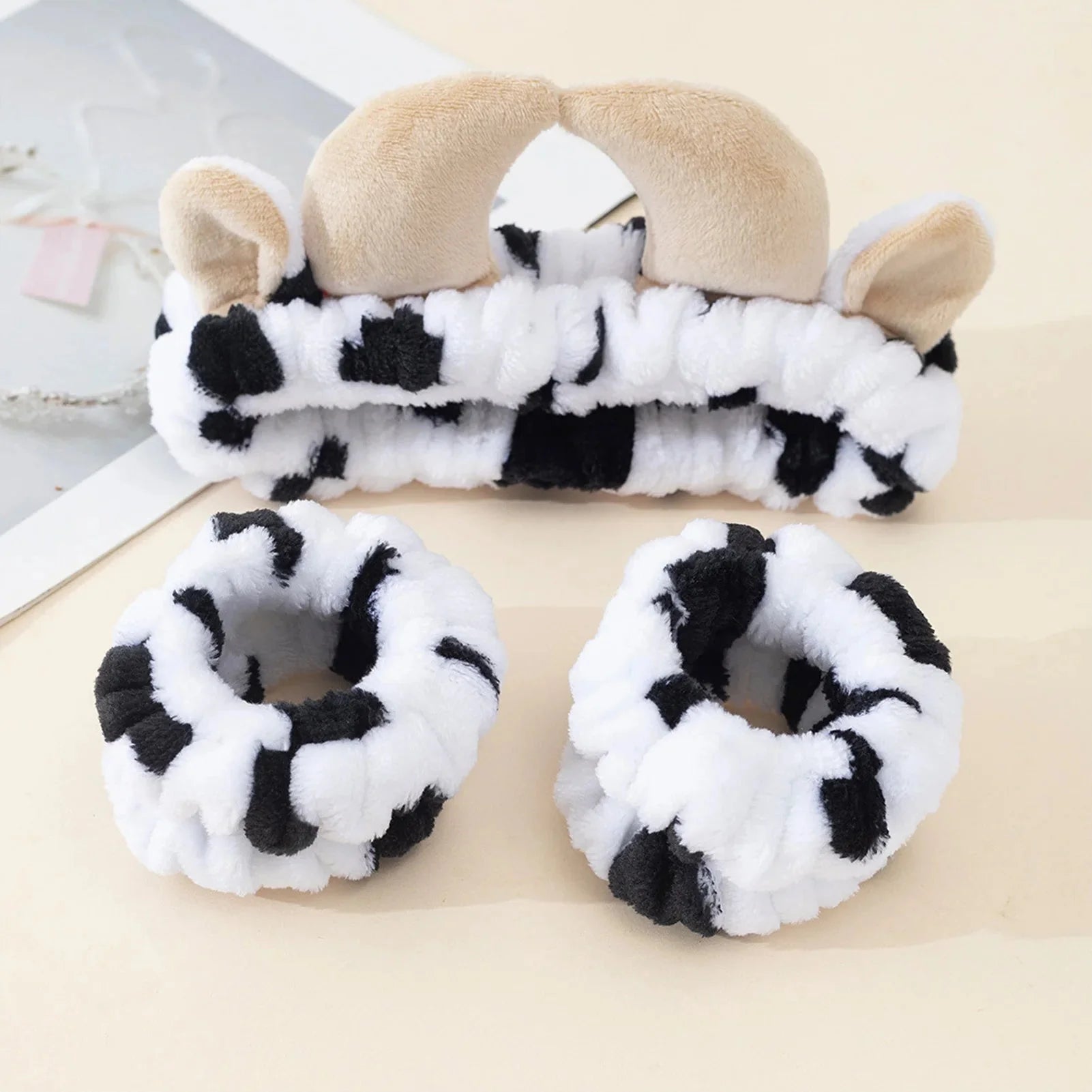 3pcs Wash Face Headband Soft Comfortable Plush Headband Wrist Strap Set For Girls Cartoon Cat Ear Shaped Wash Up Headband Kit