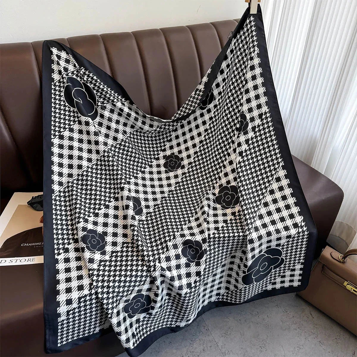 90x90cm Square Silk-Feel Scarf – Luxury Women’s Shawl & Head Wrap