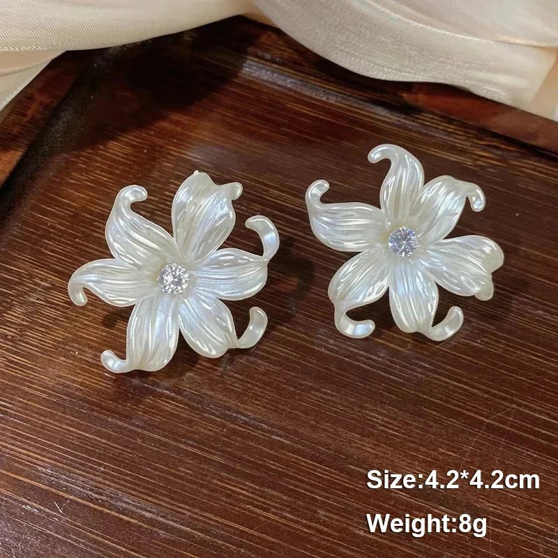 White Flower & Butterfly Dangle Earrings – Acrylic Pearl Heart Jewelry