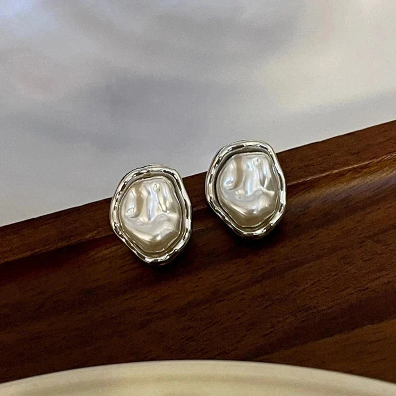 Vintage Circle Drop Earrings – Baroque Pearl Gold Earclips for Women