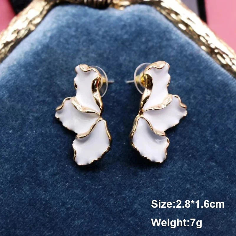 White Flower & Butterfly Dangle Earrings – Acrylic Pearl Heart Jewelry