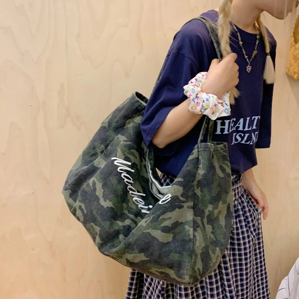 Eco-Friendly Canvas Shoulder Bag – Versatile Camouflage Tote