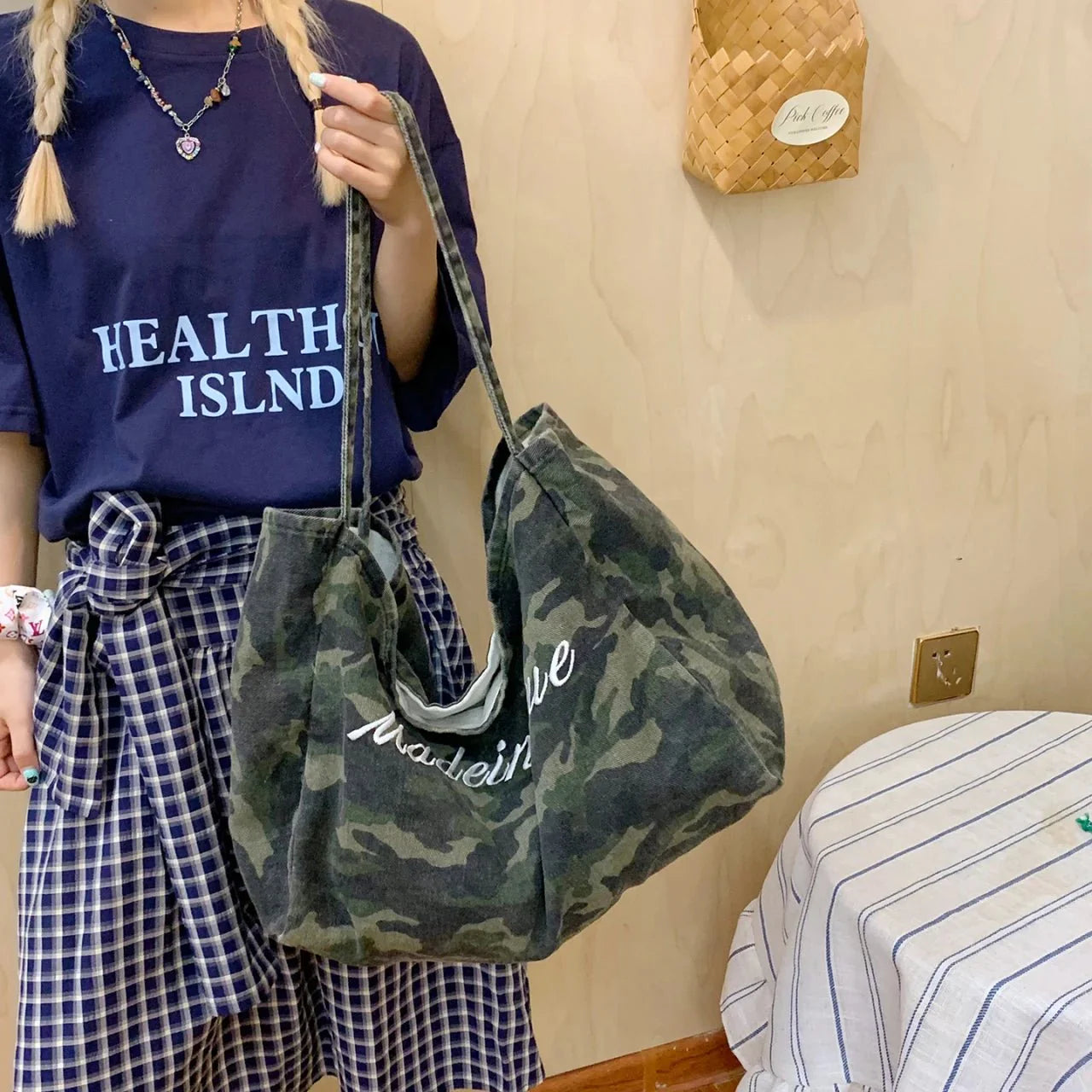Eco-Friendly Canvas Shoulder Bag – Versatile Camouflage Tote