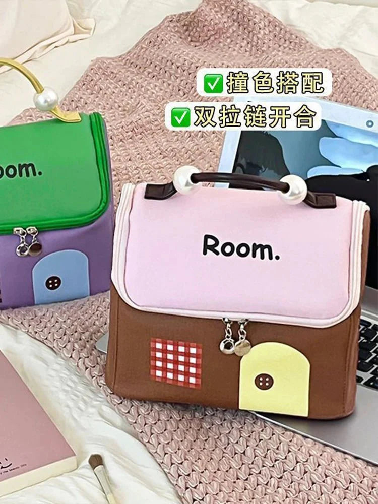 Small House Pattern Portable cosmetic bag