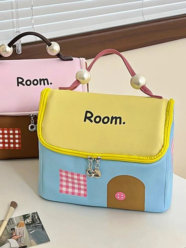 Small House Pattern Portable cosmetic bag